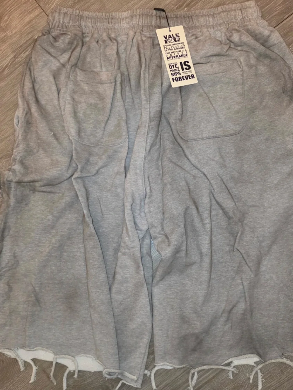 Vale forever 3/4 SHORTS GRAY 